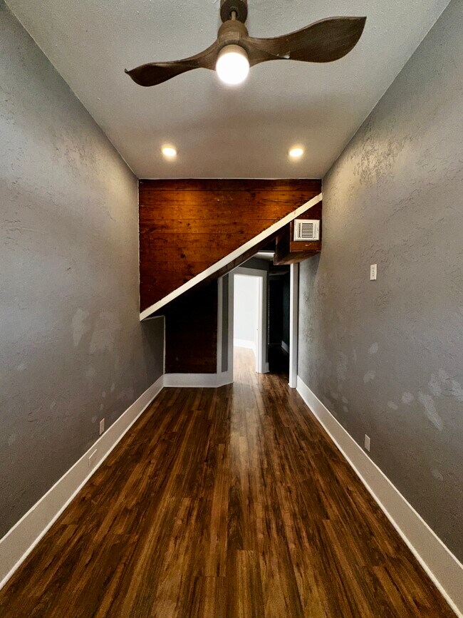 Foto del edificio - 2511 N Flores St