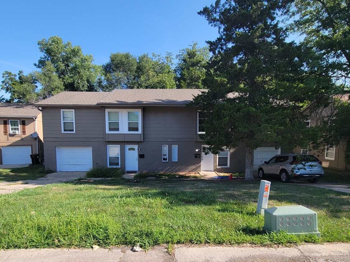 3904 E 123rd Ter Unit A, Grandview, MO 64030 Apartments in Grandview