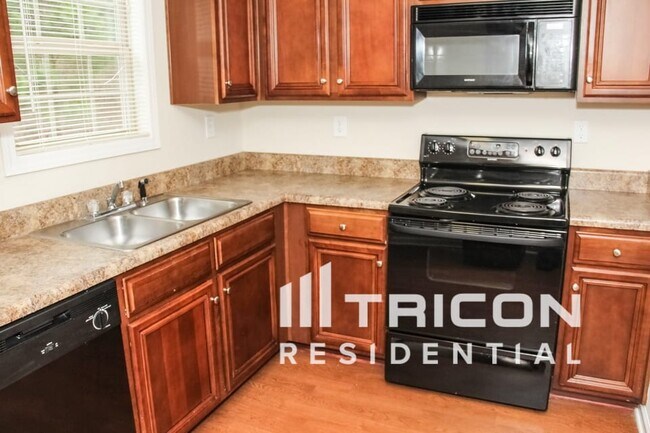 Foto del edificio - 1040 Wedgewood Ct NE