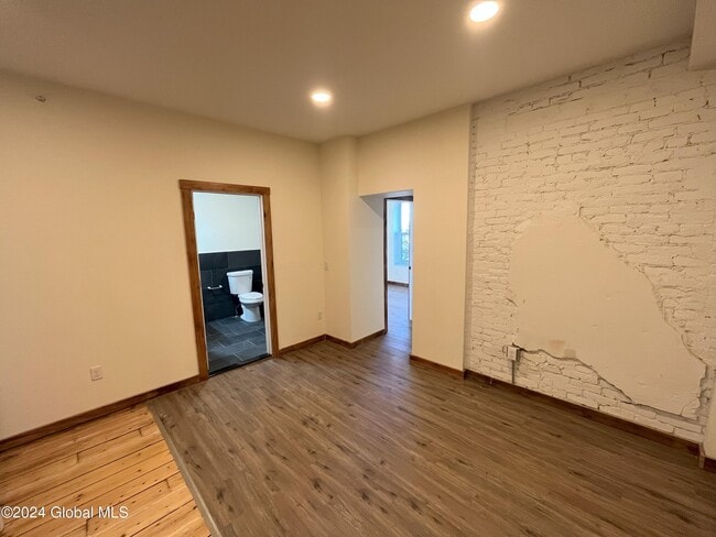 Building Photo - 257 3rd St