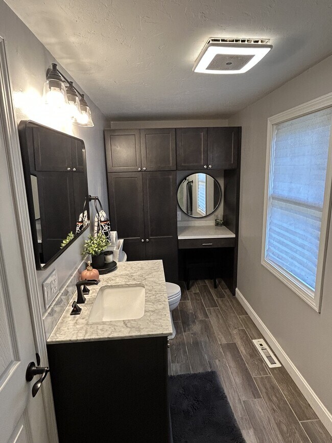 Foto del edificio - 36 Buttonwood Rd