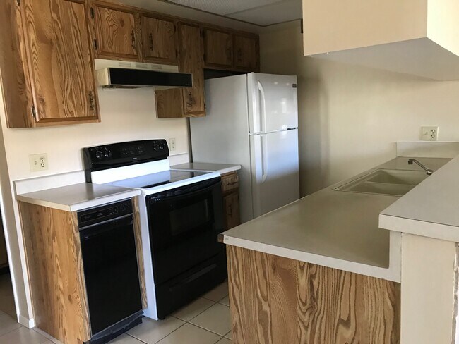 Foto del edificio - 8820 N 8th St
