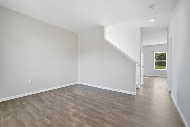 Building Photo - Spacious 4 Bedroom, 2.5 Bathroom home in Morrow, OH!