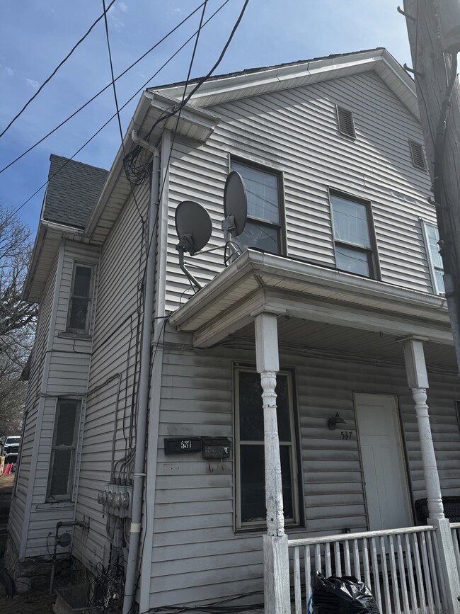 Building Photo - 537 N Queen St