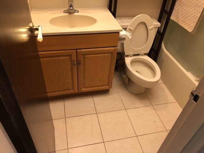 Ceramic Tiled Bathroom - 300 Ford Ave