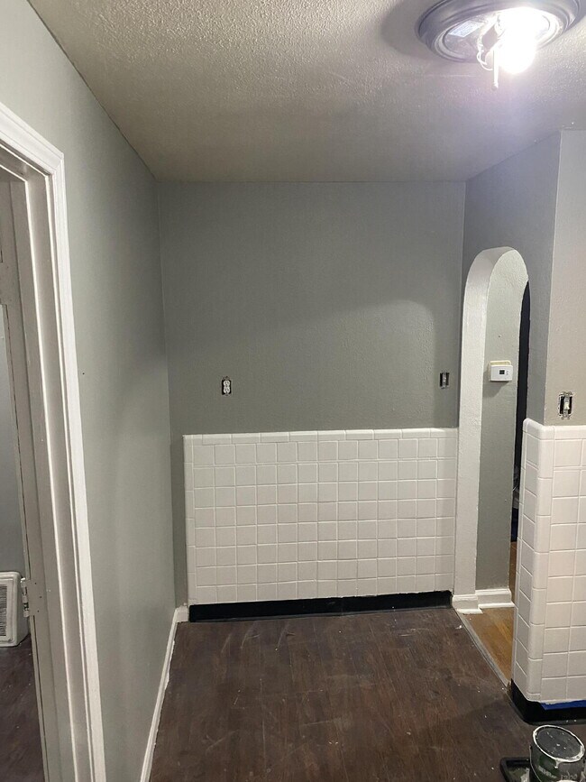 Foto del edificio - Charming 3 Bed, 1 Bath Bungalow in Berkley - Section 8 Preferred