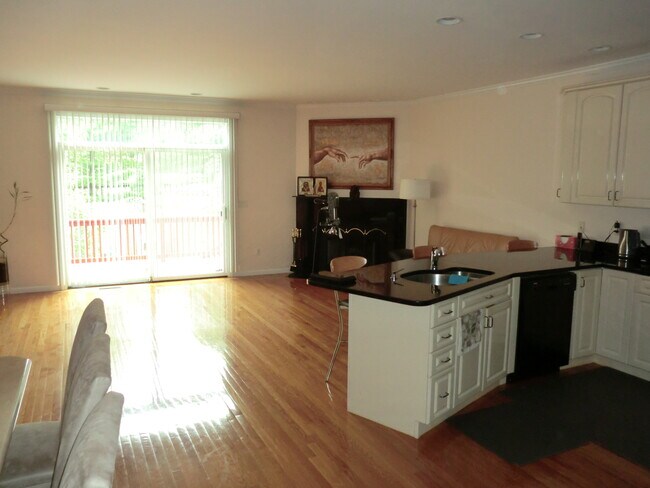 Foto del edificio - 26 Tanglewood Rd