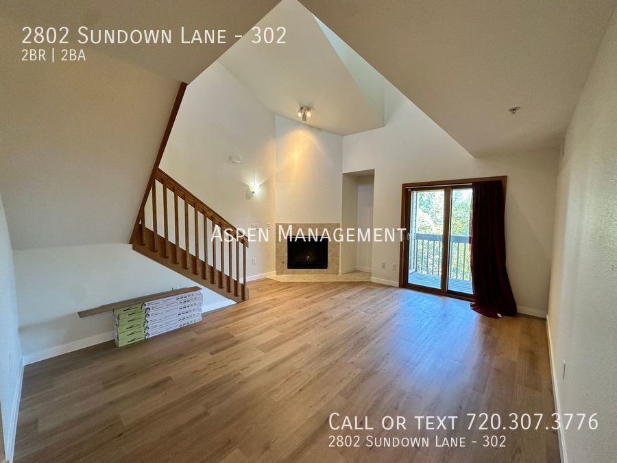 Foto principal - Charming Loft Style 2-Bedroom 2-Bath Condo...