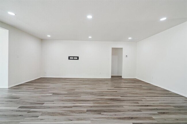 Building Photo - 2206 NW 55th St