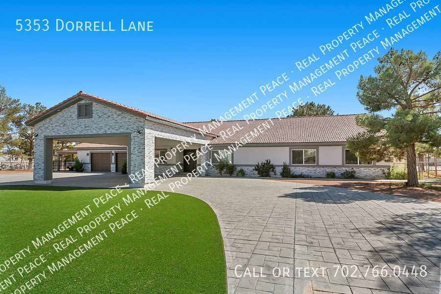 Foto principal - Equestrian Estate, single story estate on ...