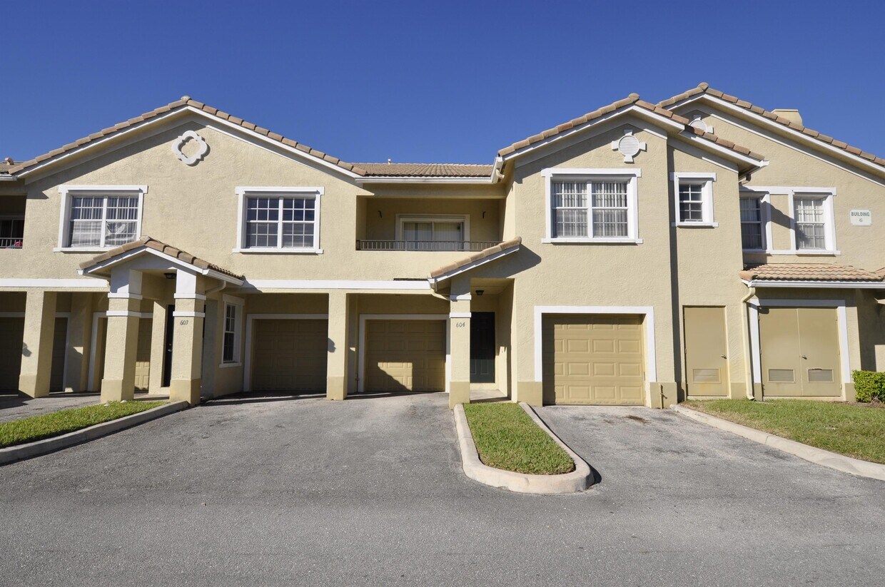 Foto principal - 604 Belmont Ln