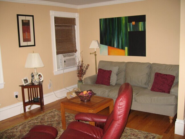Foto del edificio - 8 Morse Ave