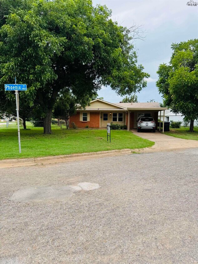 Foto principal - 1400 Phoenix Dr
