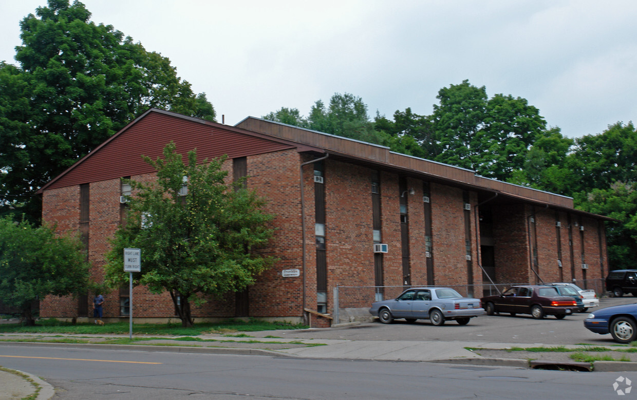 Primary Photo - Franklin Apartments