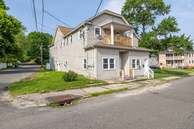 Building Photo - 121 Hillview Ave