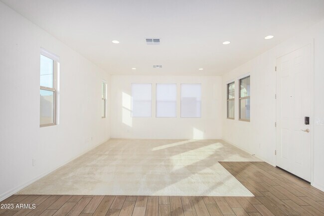 Building Photo - 1720 S 82nd Pl