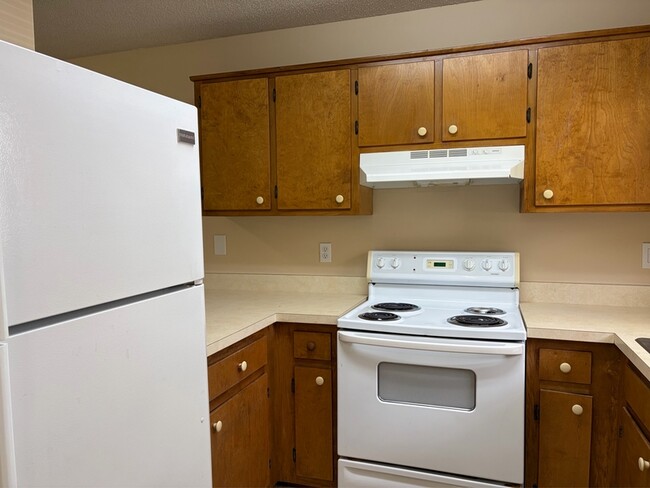 Building Photo - 1103 Greentree Ct