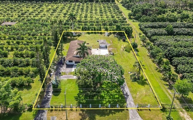 Building Photo - 25600 SW 157th Ave