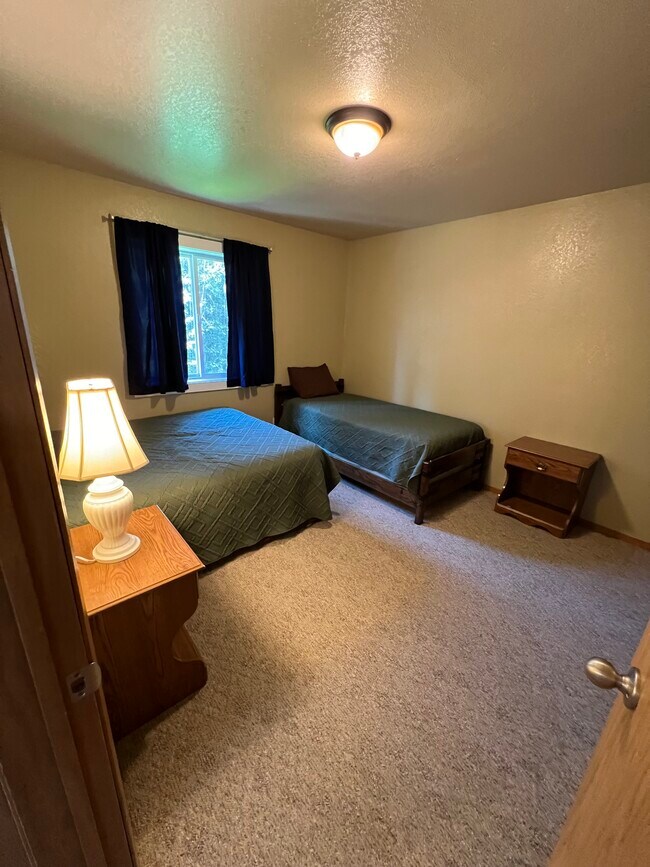 Room 2 - 126 Sprucewood Dr