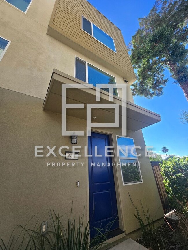 Building Photo - 611 Coco Ct