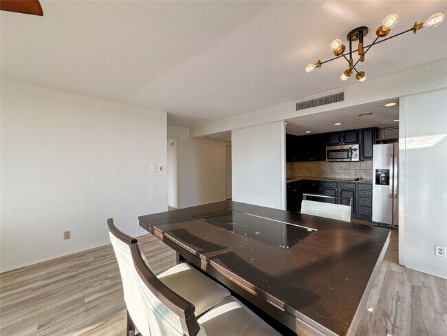 Foto del edificio - 2016 Main St