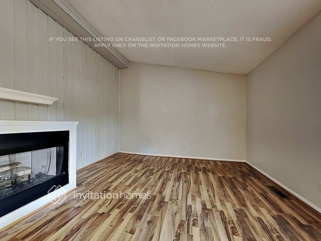 Building Photo - 400 N Sharon Amity Rd