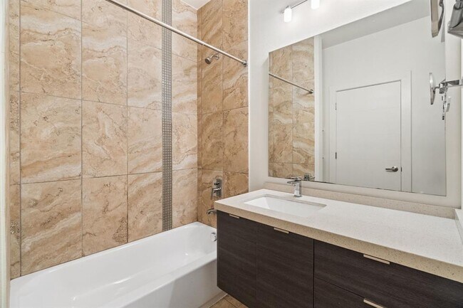 Foto del edificio - 604 N Bluff Dr