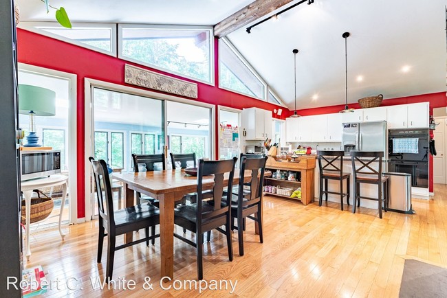 Building Photo - 3 br, 2 bath House - 229 Whitethorn Drive