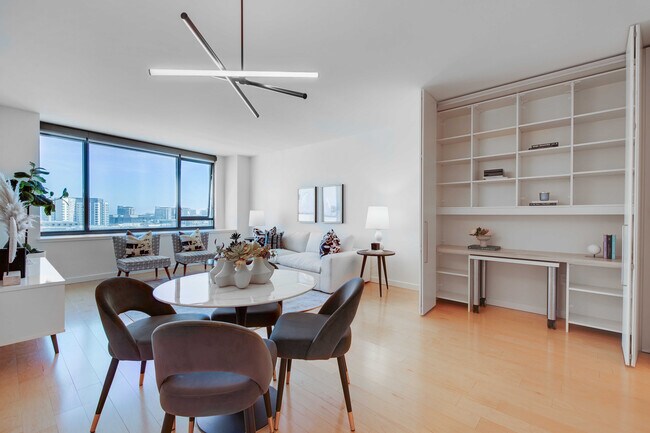 Foto del edificio - 250 King St