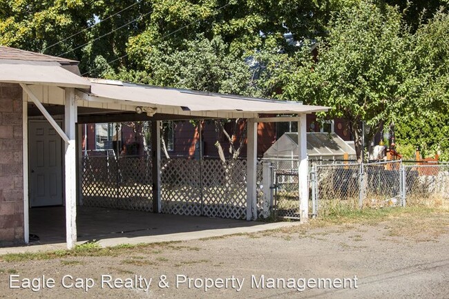 Foto del edificio - 2 br, 1 bath House - 2507 N Fir St.