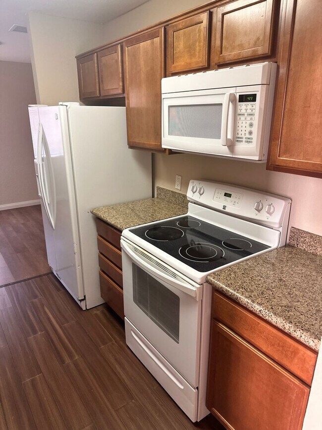 Building Photo - WE PAY REFERRAL
