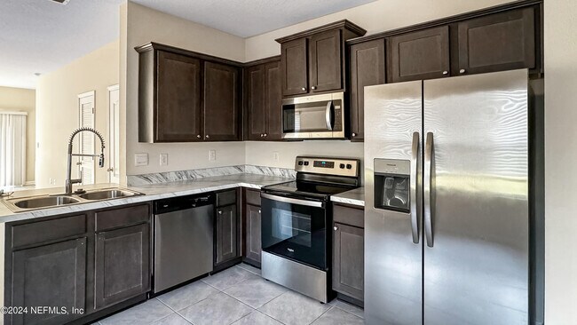 Building Photo - 9610 Baylin Ct