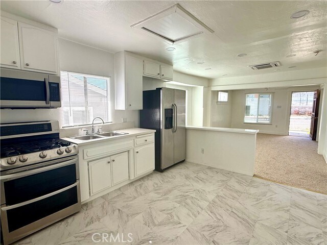 Foto del edificio - 460 S Mott St