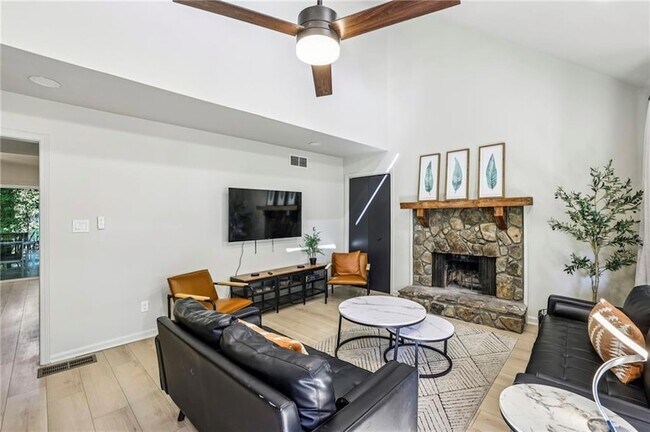 Foto del edificio - 2158 Wells Dr SE