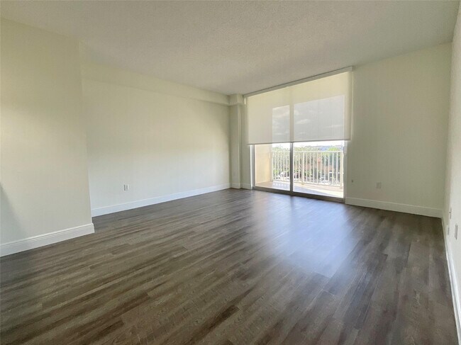 Foto del edificio - 7707 Northwest Dr