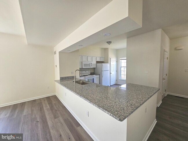 Foto del edificio - 124 Bay Hill Ln