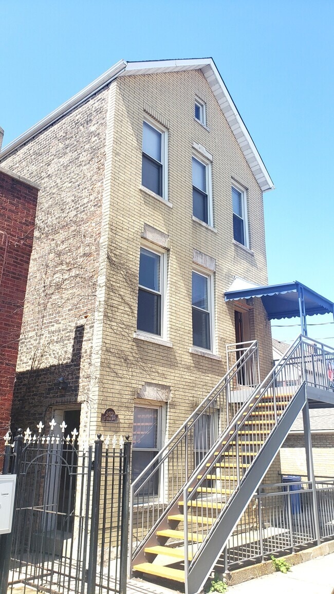 Building Photo - 2412 S Bell Ave