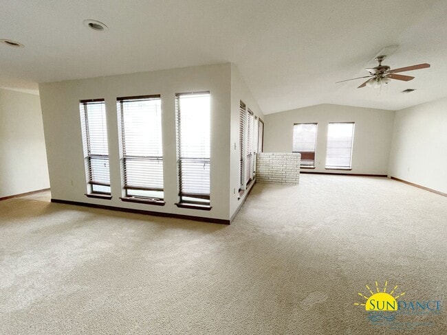 Building Photo - Spacious 3 bedroom near Fort Walton Beach ...