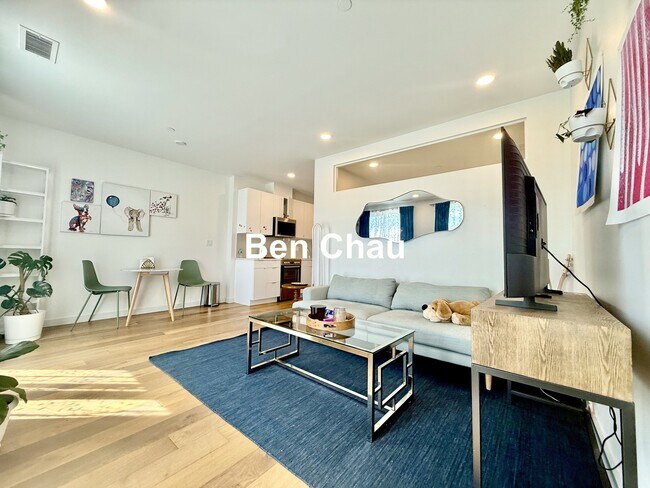 Foto del edificio - 97 Elmwood St