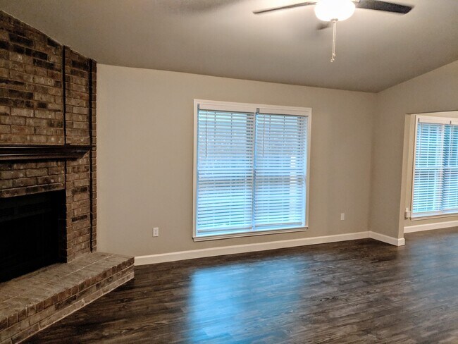 Foto del edificio - Renovated two-story in Grapevine