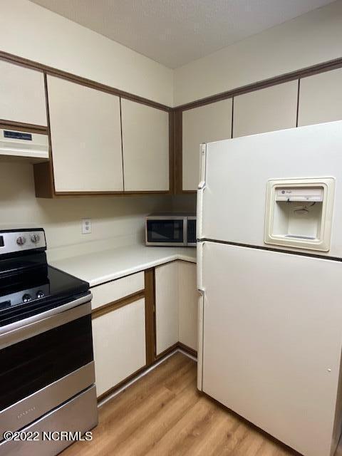Building Photo - 6041 Inland Greens Dr