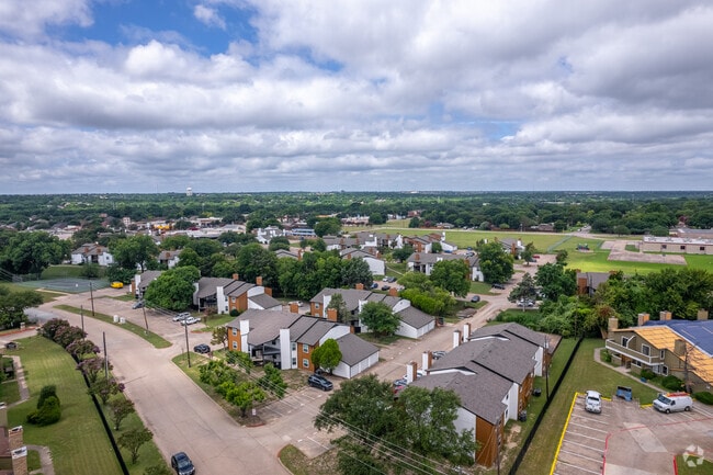 Eagle Creek Landing Apartments