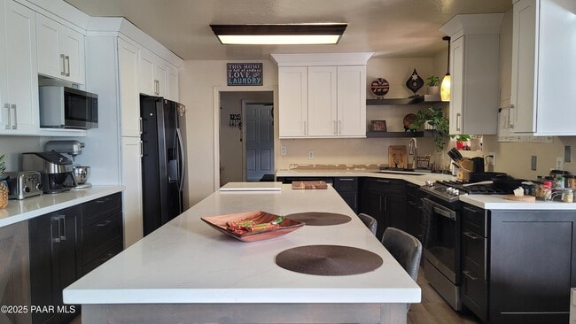 Foto del edificio - 727 Douglas Ave