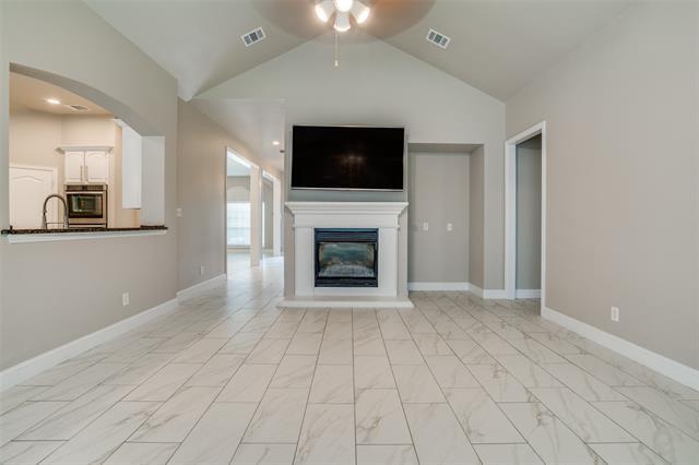 Foto del edificio - 7006 Woodsprings Dr