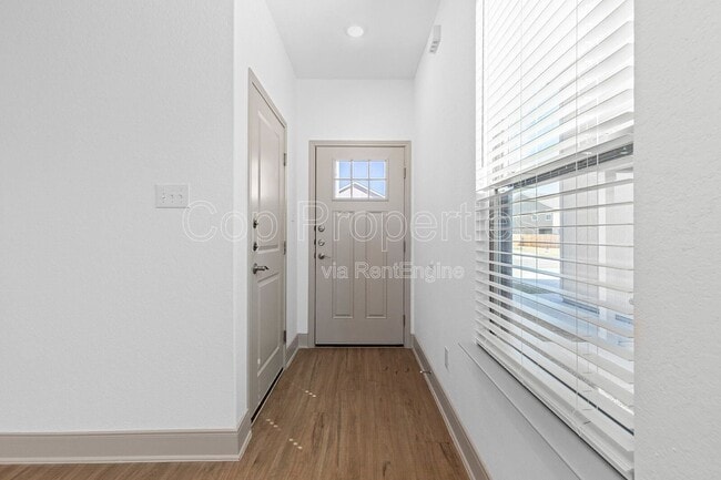 Foto del edificio - 7523 Gramercy Wy