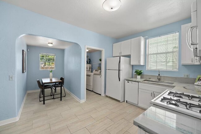 Building Photo - 3047 Montgomery Way