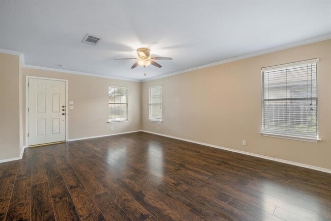 Building Photo - 104 Brentwood Dr