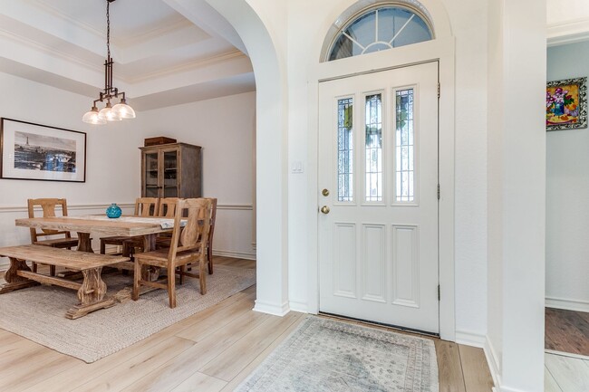 Foto del edificio - RENOVATED SINGLE-STORY HOME IN OAKWELL FARMS