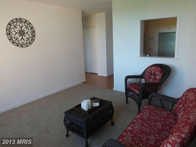 Foto del edificio - 1021 Arlington Blvd