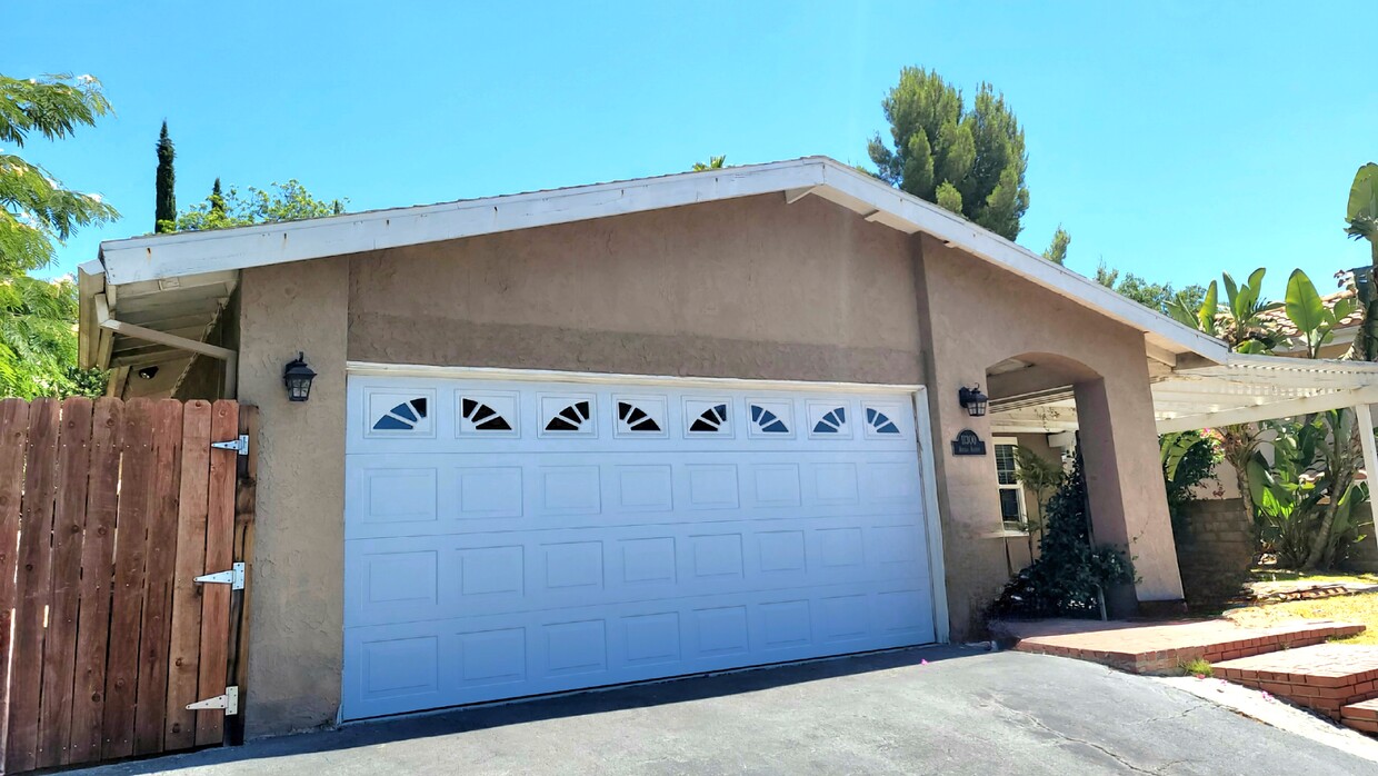 Primary Photo - 11300 Amigo Ave
